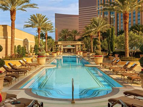 top 10 vegas resorts